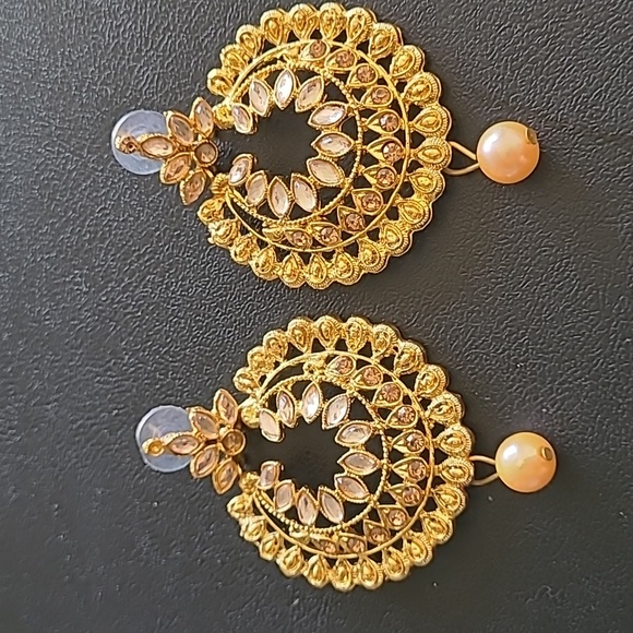 Golden earrings - Picture 1 of 1